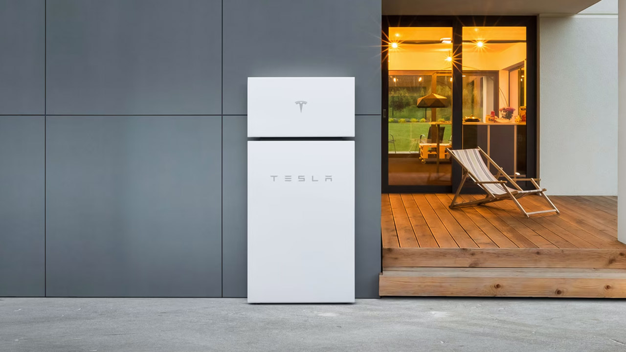 Tesla Powerball 3 at home in California